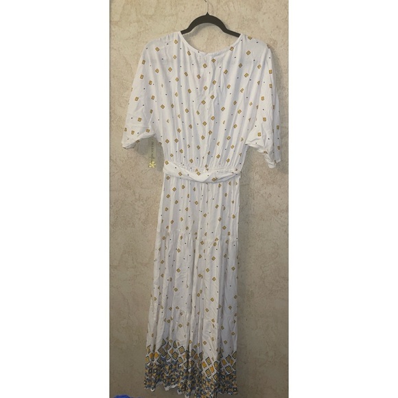 Figueroa & Flower WRAP MIDI DRESS (Length 50”P2P 23”
Waist across 13”) - Picture 4 of 7